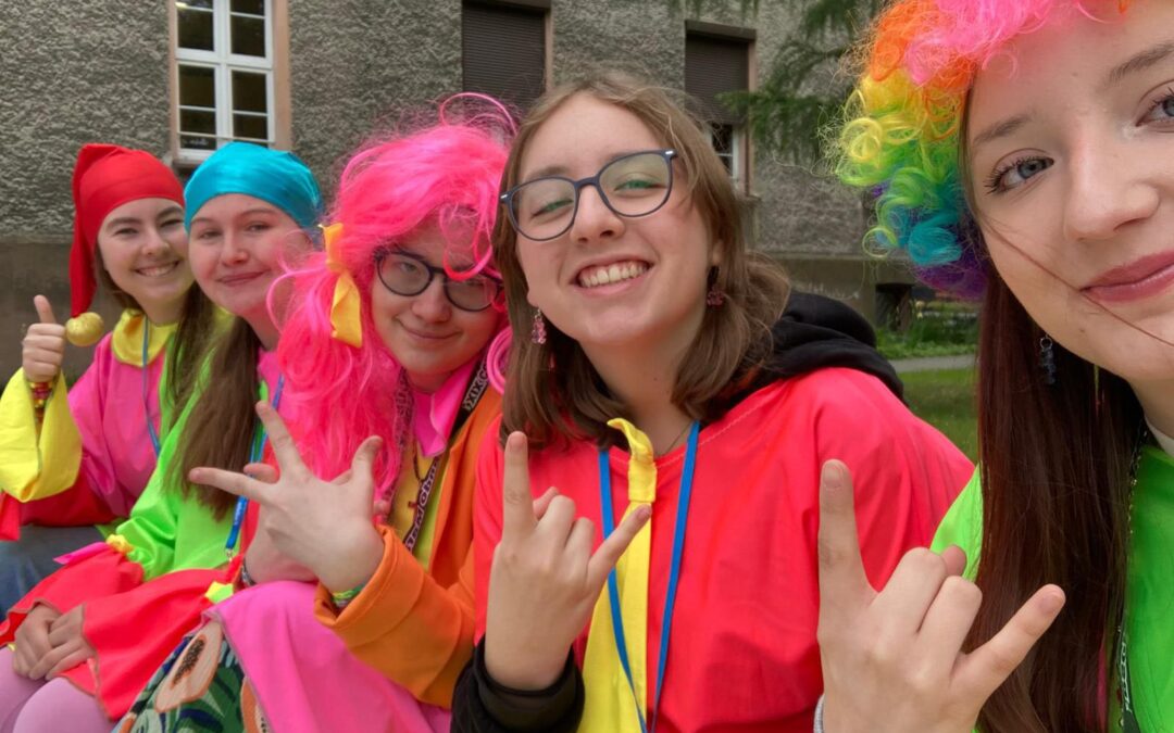 „Strażnicy Przygody – Dzień Dziecka z Mundurem” – Wolontariusze II LO w Raciborzu w SOSWNiS