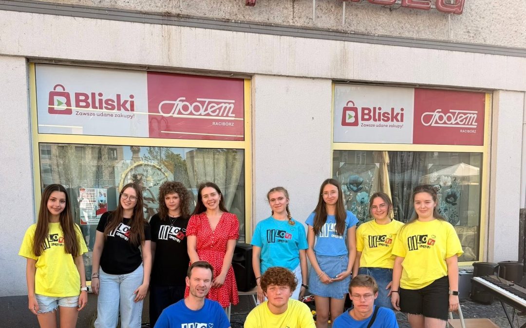 UZYCZNE POWITANIE LATA NA RACIBORSKIM RYNKU